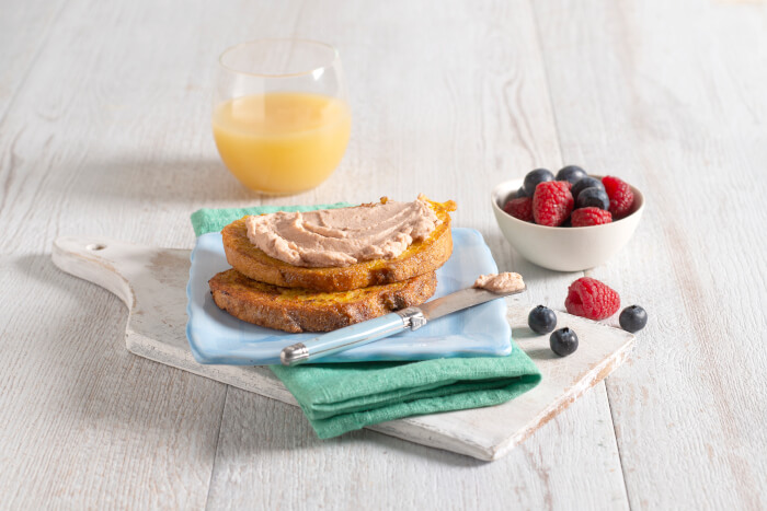 French toast con Spuntì al tonno, succo di mela e frutti di bosco