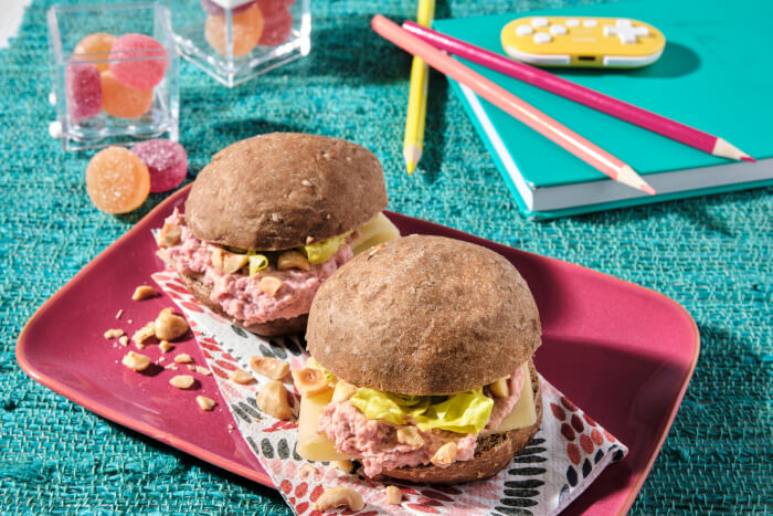 Mini Hamburgers con nocciole tostate e Spuntì al Prosciutto