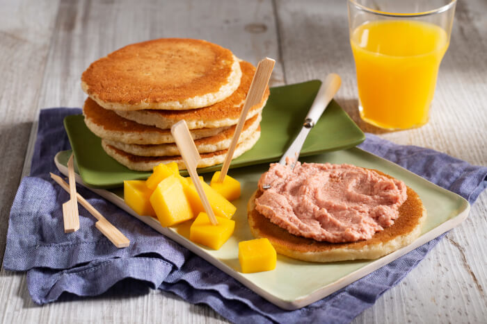 Pancake con Spuntì al Prosciutto, mango e spremuta d’arancia